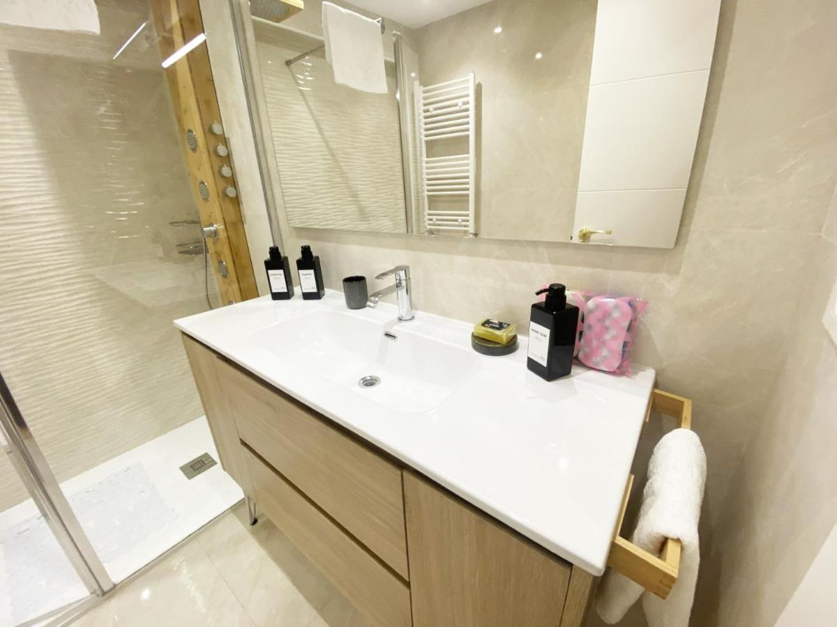 Miramar Luxurious Flat, 3 Double Rooms, Free Parking, Terrace, Completely New San Sebastián Exterior foto
